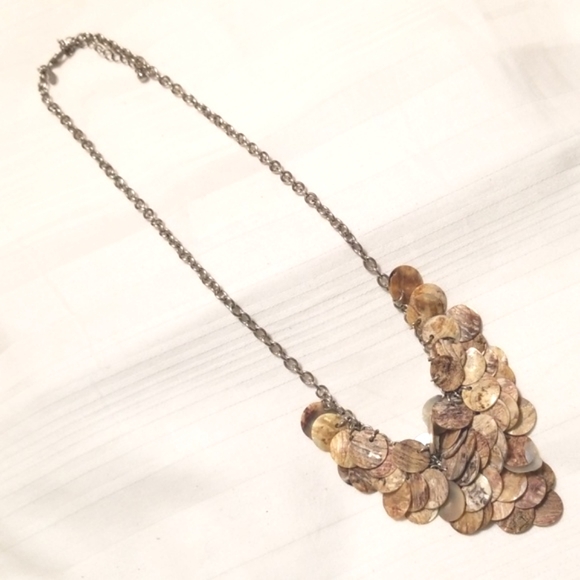 Premier Designs Silver Shell Cluster Necklace - Picture 2 of 7